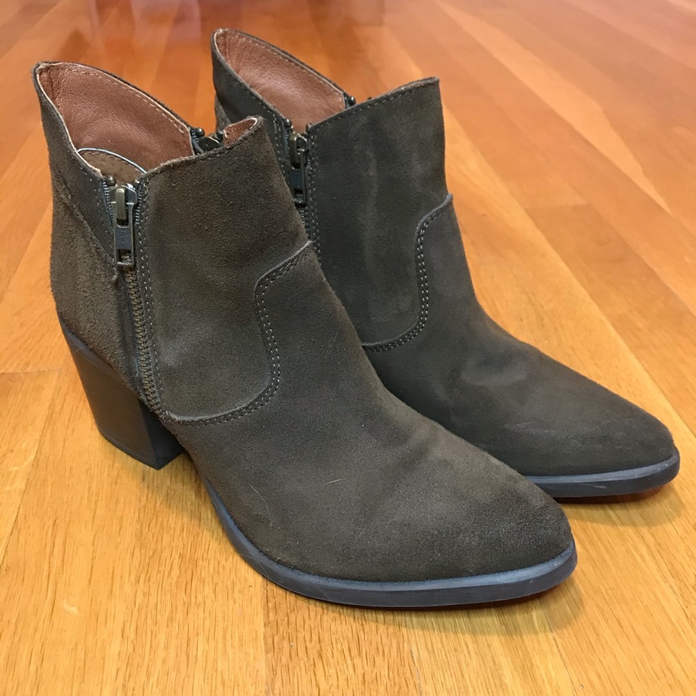 Steve Madden Suede Pierce Booties Size 9